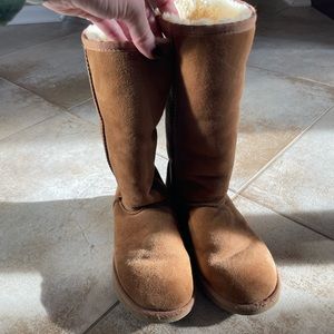 UGG Classic Tall II Chestnut Sheepskin Boots size 6